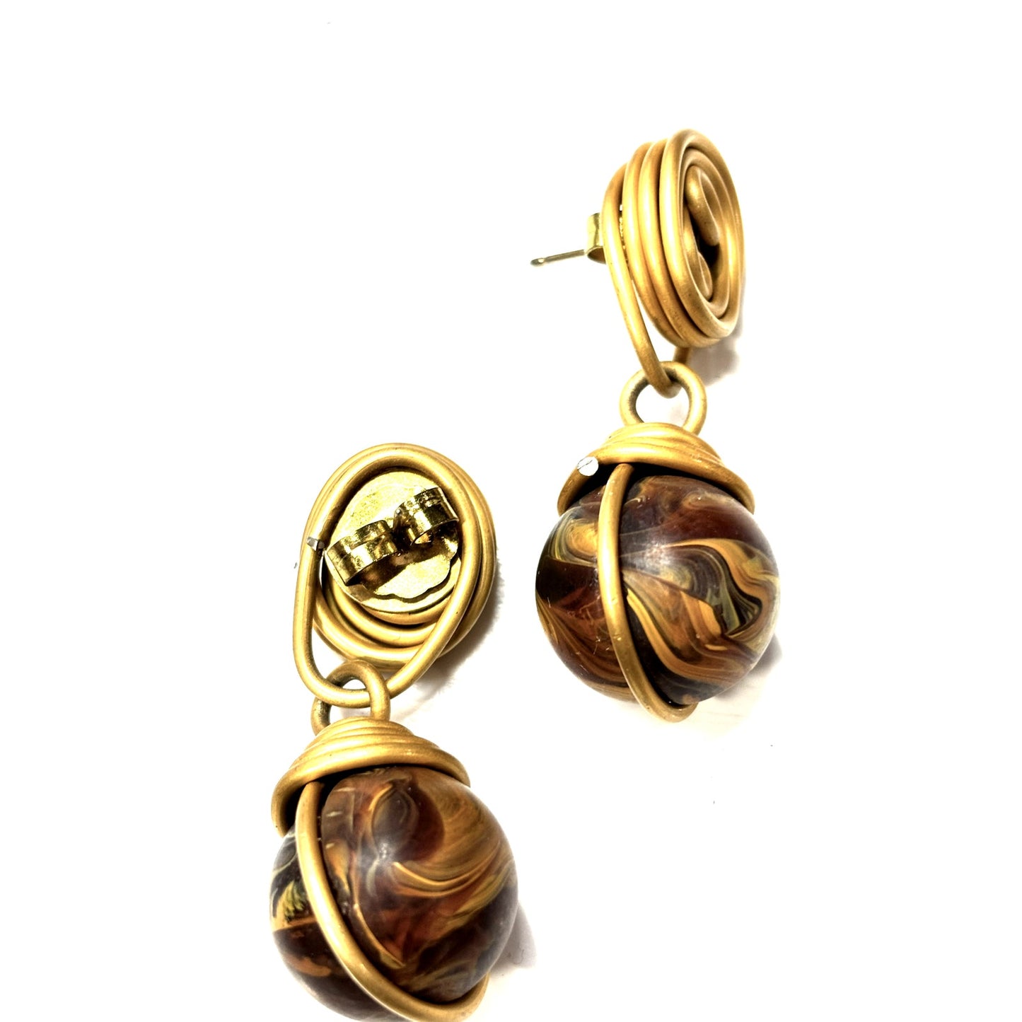 VINTAGE Gold Tone Wooden Wire Globe Dangle Ladies Earrings