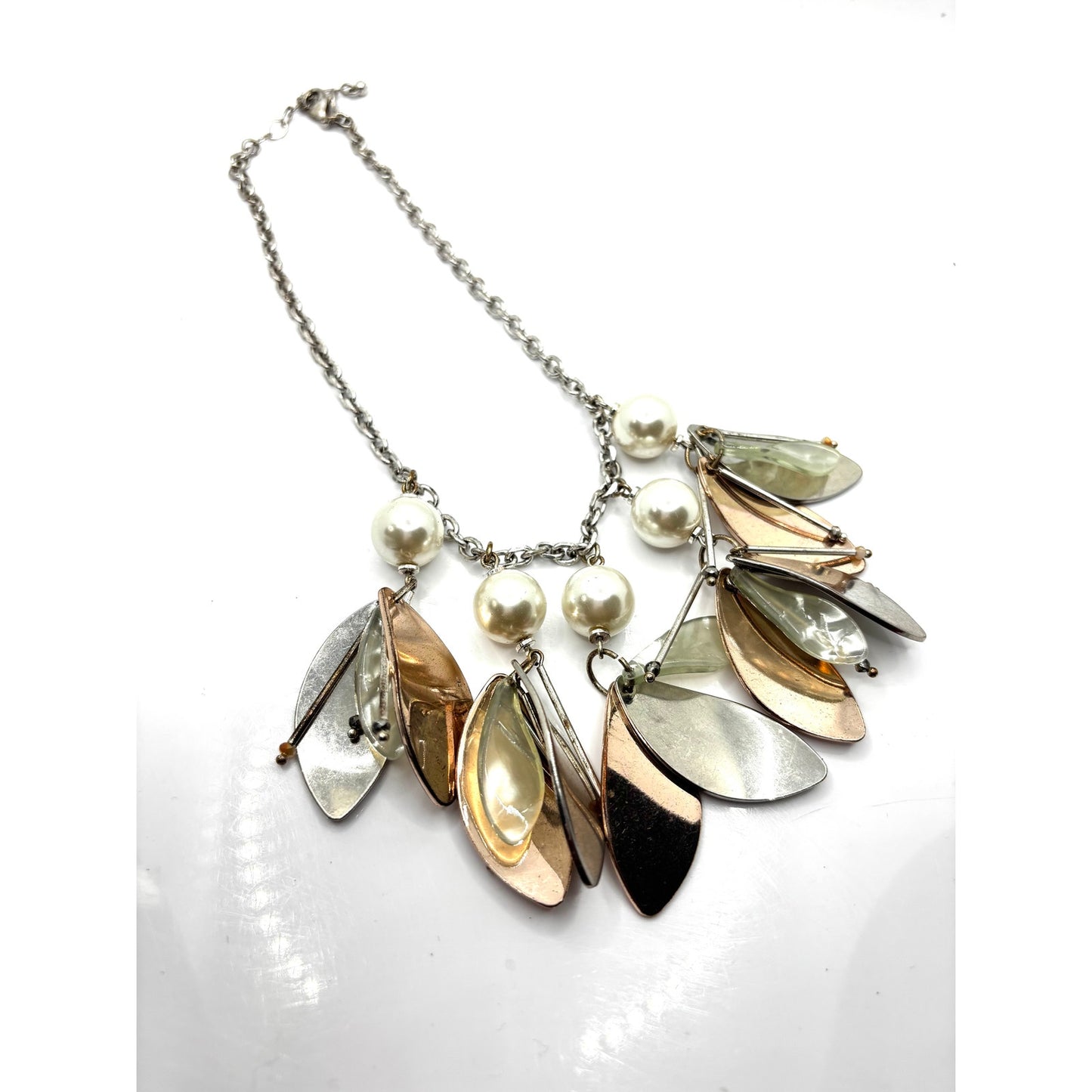 EXPRESS Women's Faux Pearl Tri-Color Leaf Chain Necklace